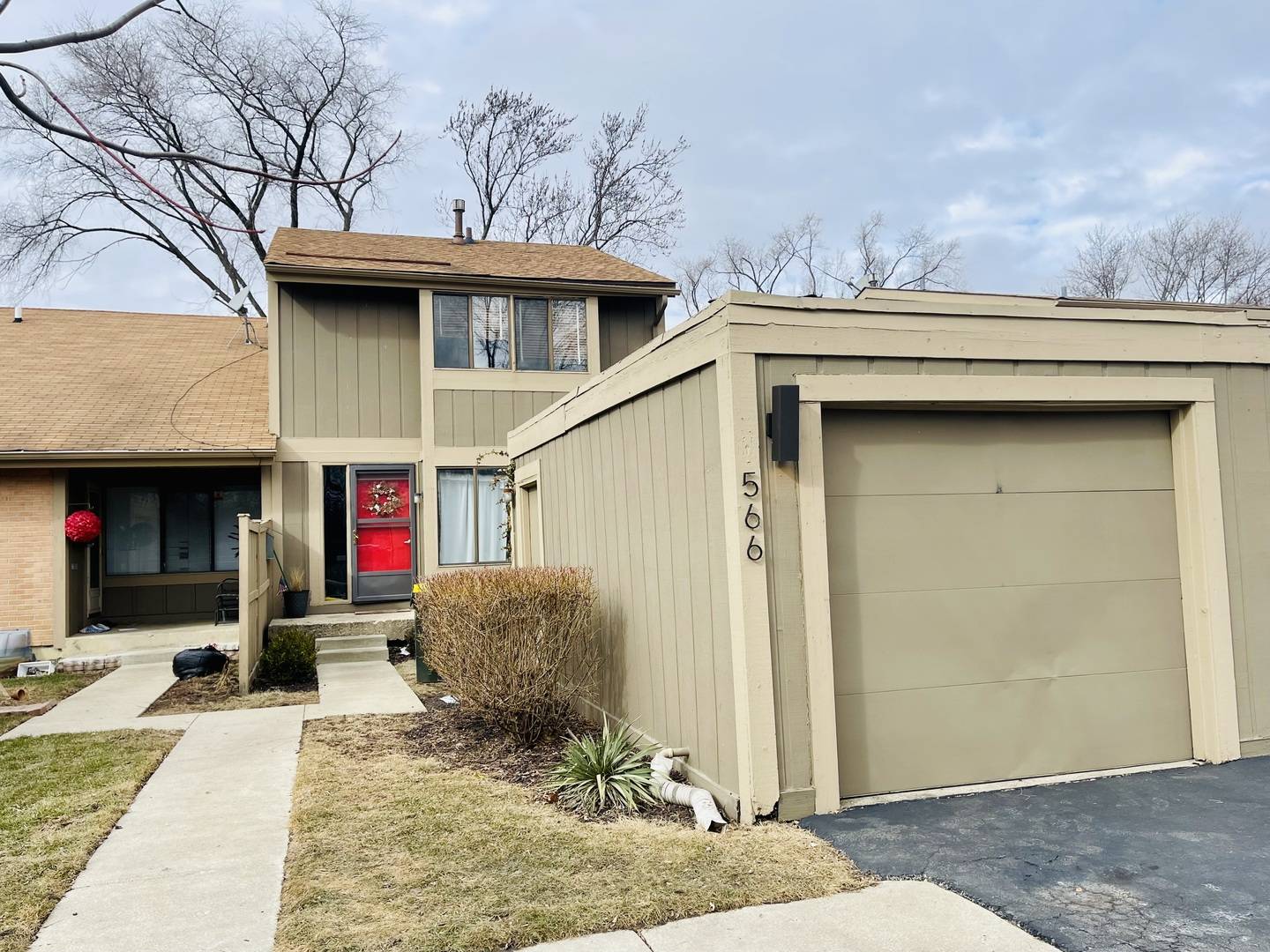 Roselle, IL 60172,566 WHITE SANDS BAY