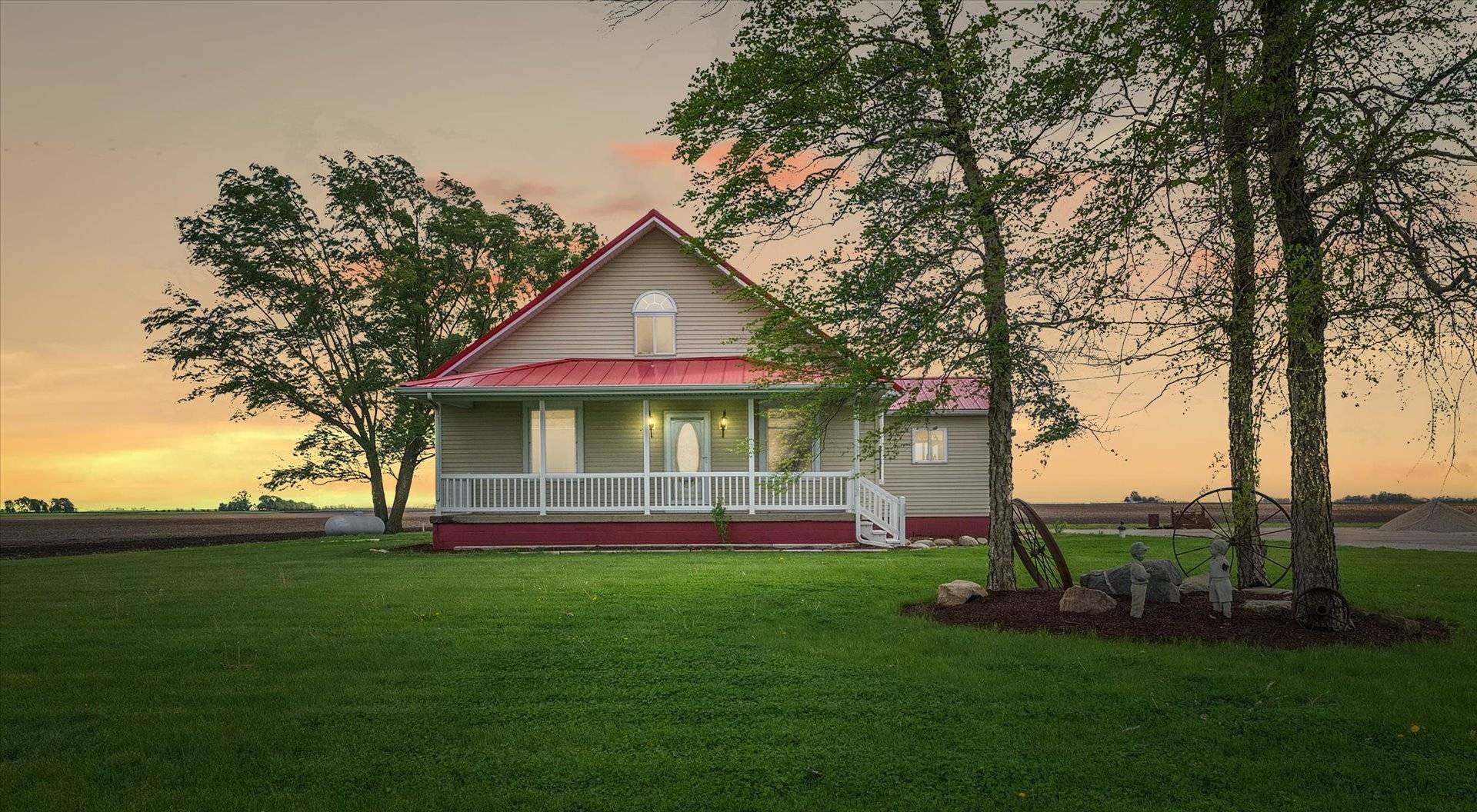 Ogden, IL 61859,280 E 2350 NORTH RD
