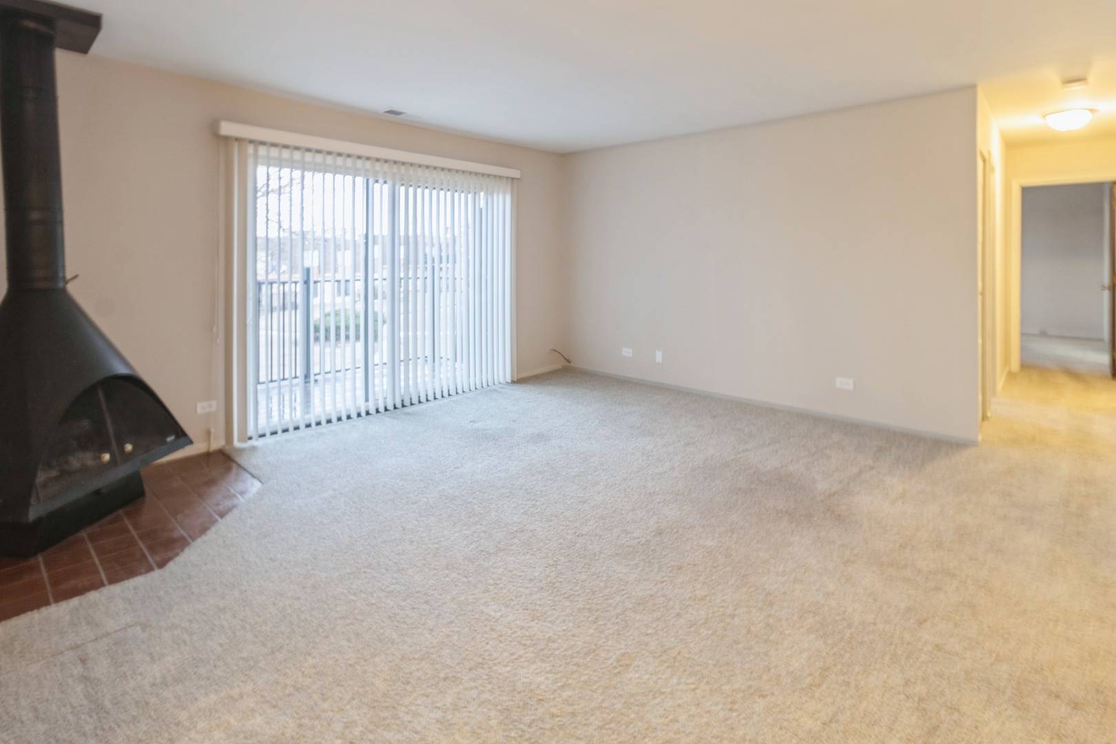 Schaumburg, IL 60193,721 Limerick LN #2C