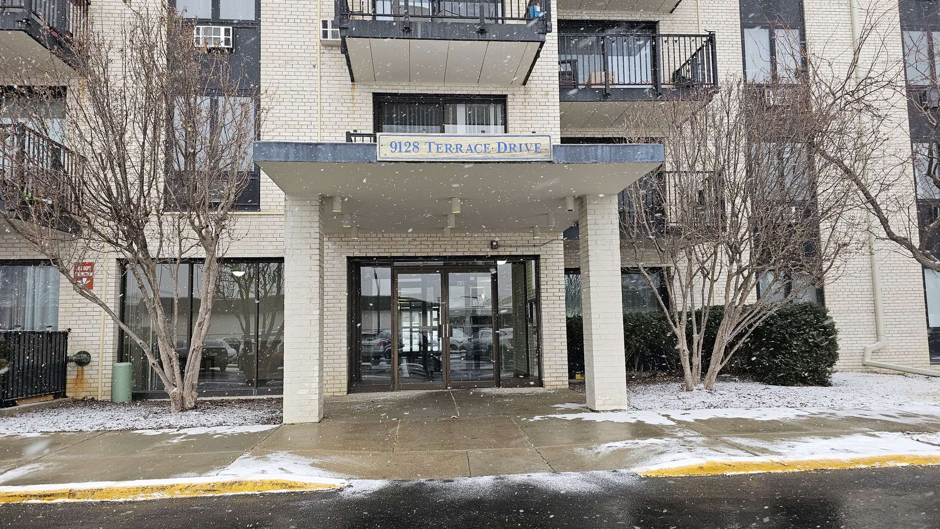 Niles, IL 60714,9128 W Terrace DR #1C