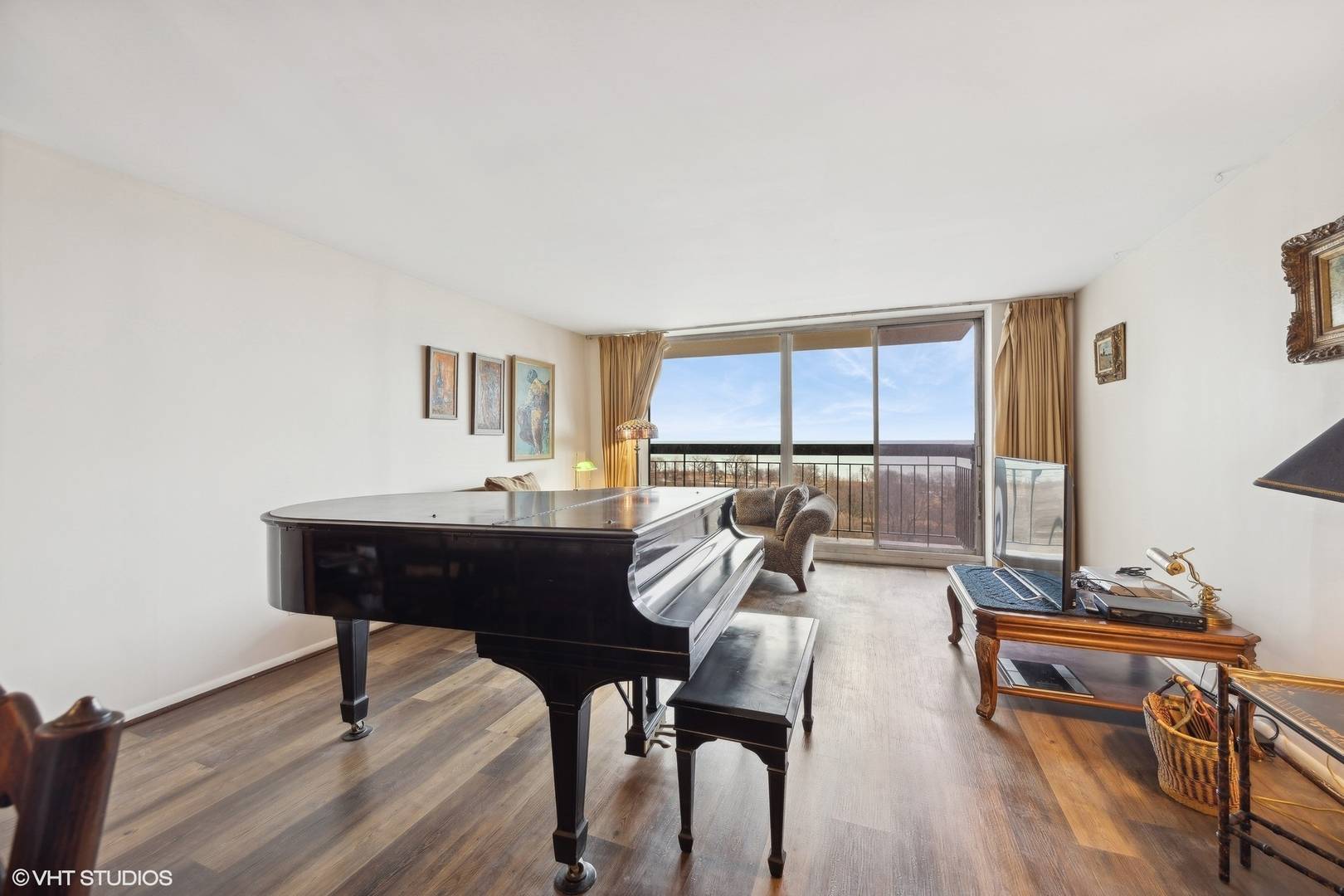 Chicago, IL 60615,5201 S CORNELL AVE #12D
