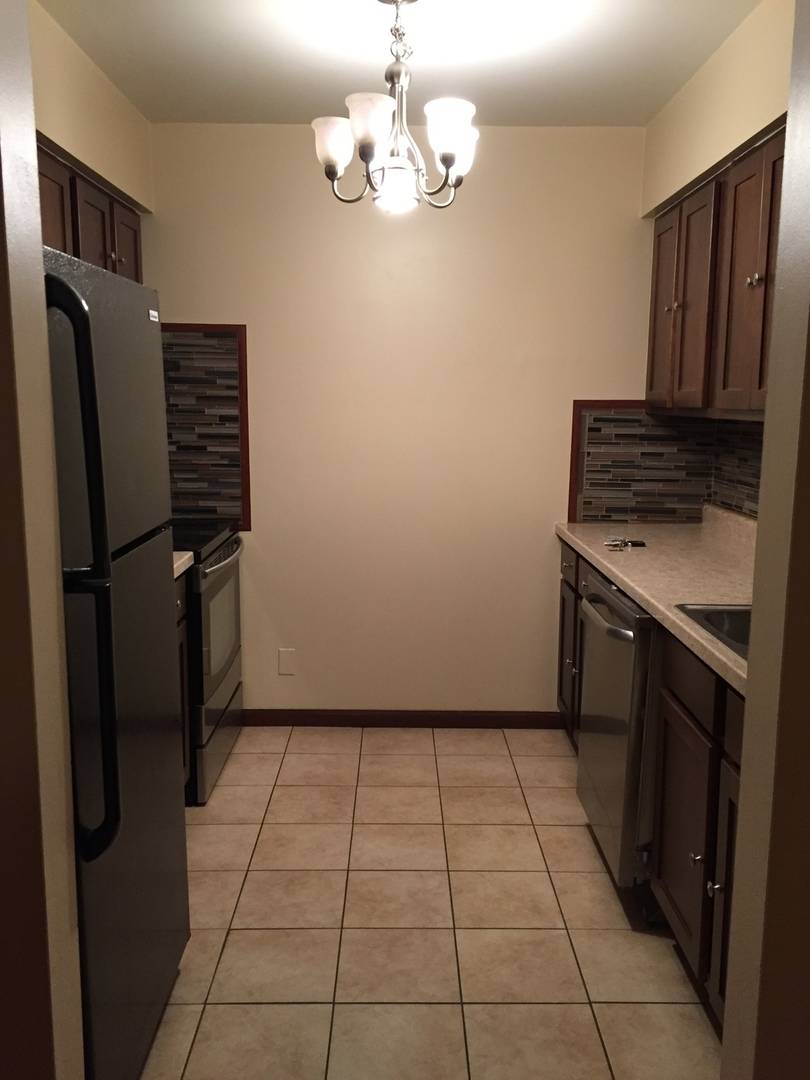 Prospect Heights, IL 60070,838 E Old Willow RD #106
