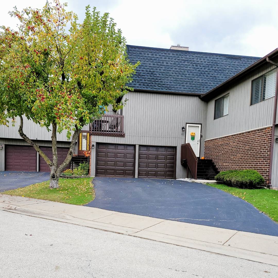 Roselle, IL 60172,60 Lake Shore DR