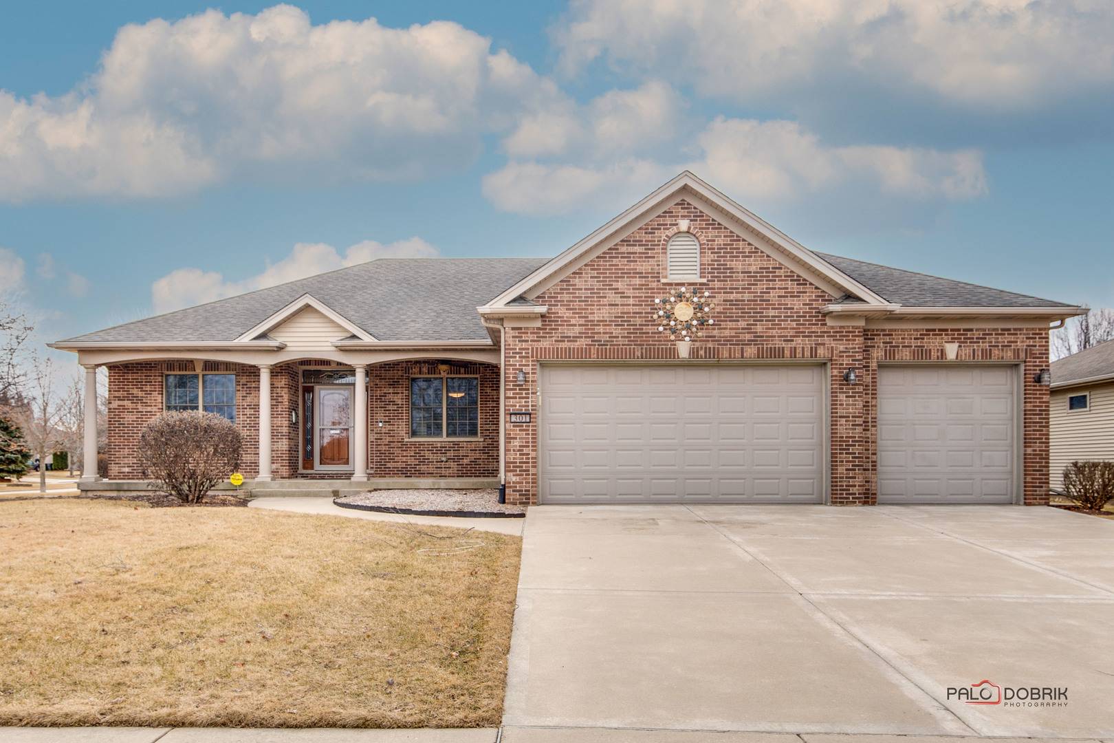 Hampshire, IL 60140,301 RED HAWK RD