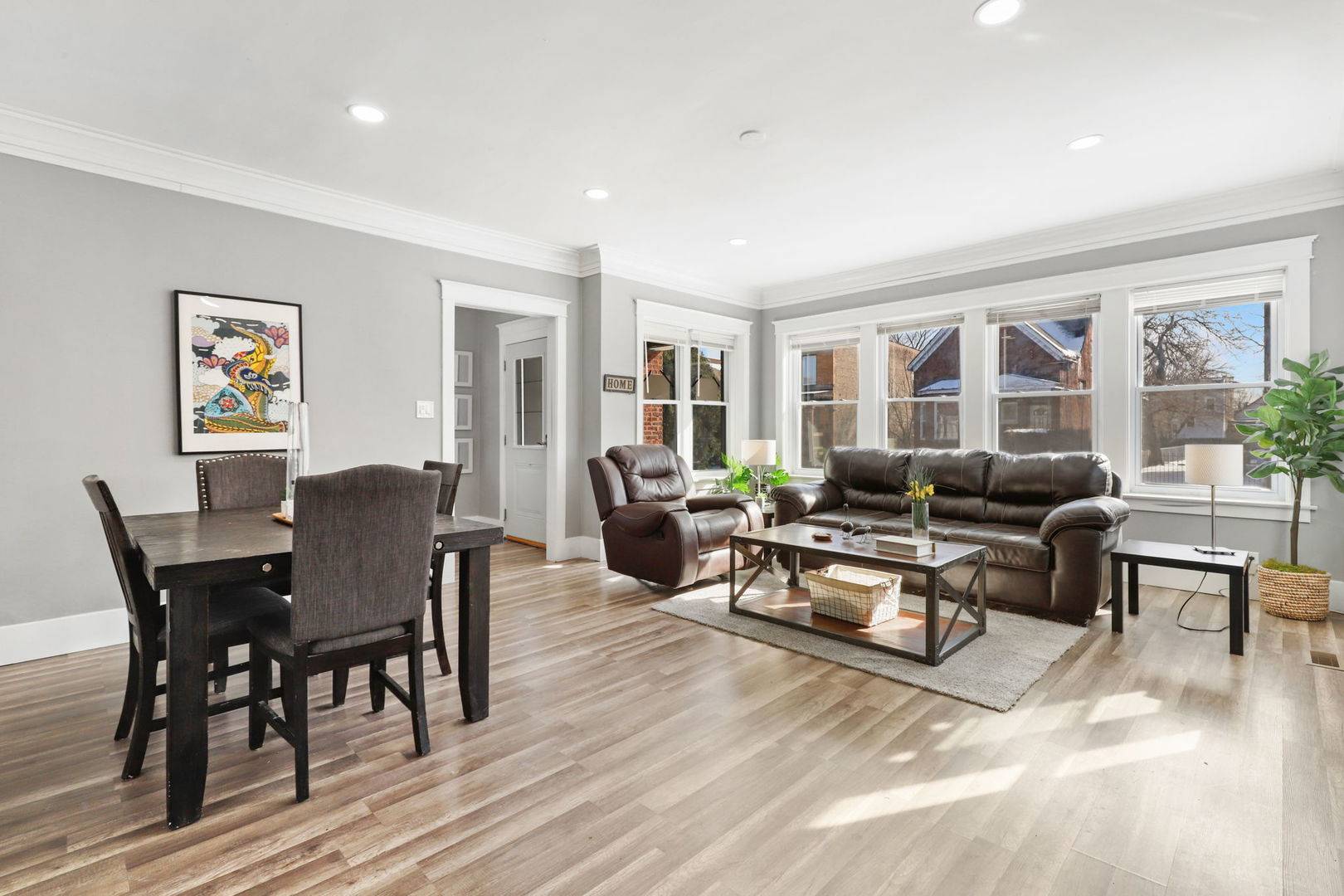 Chicago, IL 60619,1518 E 73rd PL