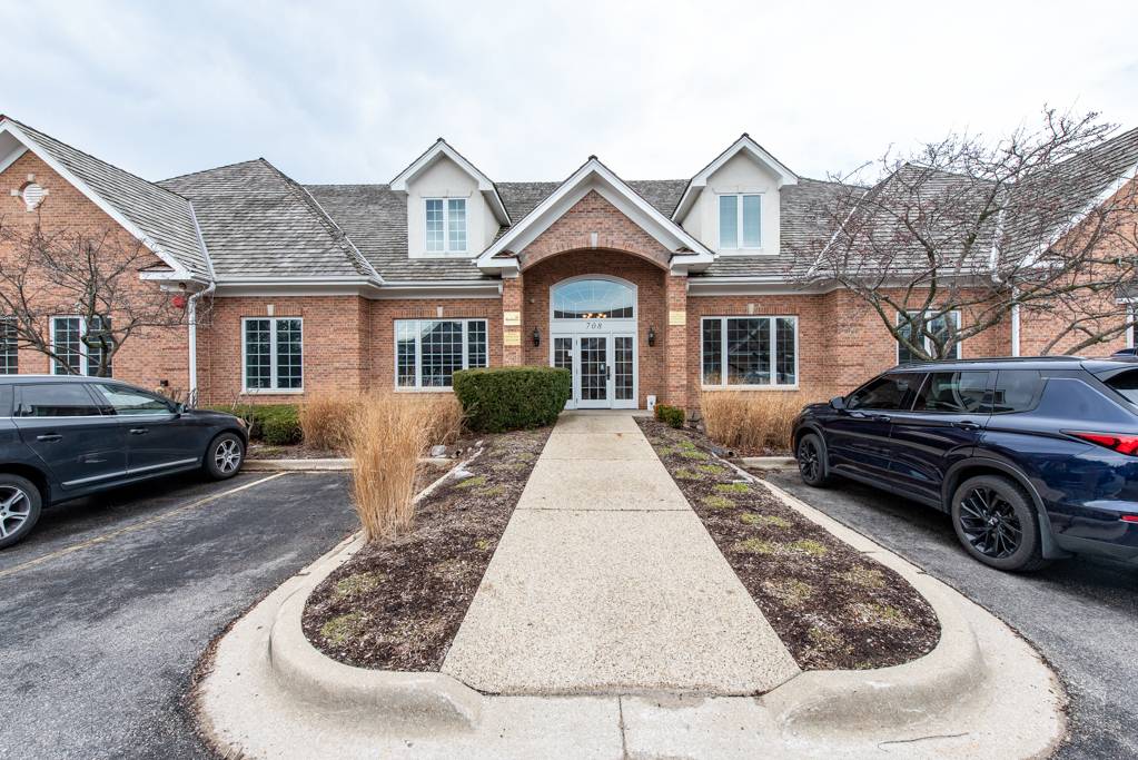 Libertyville, IL 60048,708 Florsheim DR #10