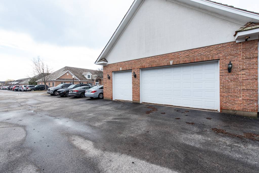 Libertyville, IL 60048,708 Florsheim DR #10