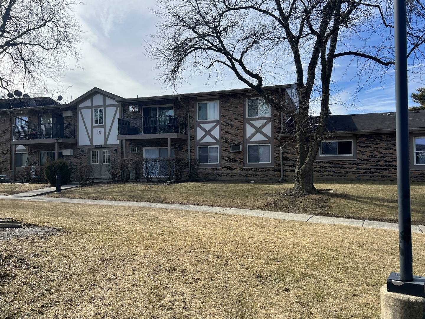 Willowbrook, IL 60527,9S110 Lake DR #14-107