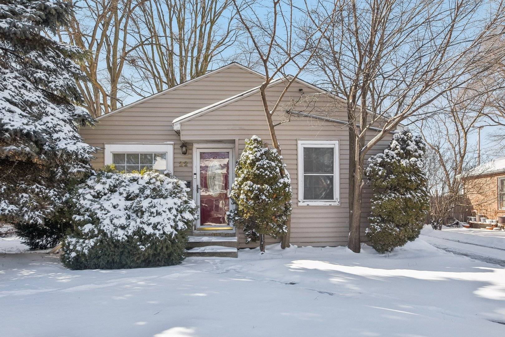 Waukegan, IL 60085,22 N Lewis AVE