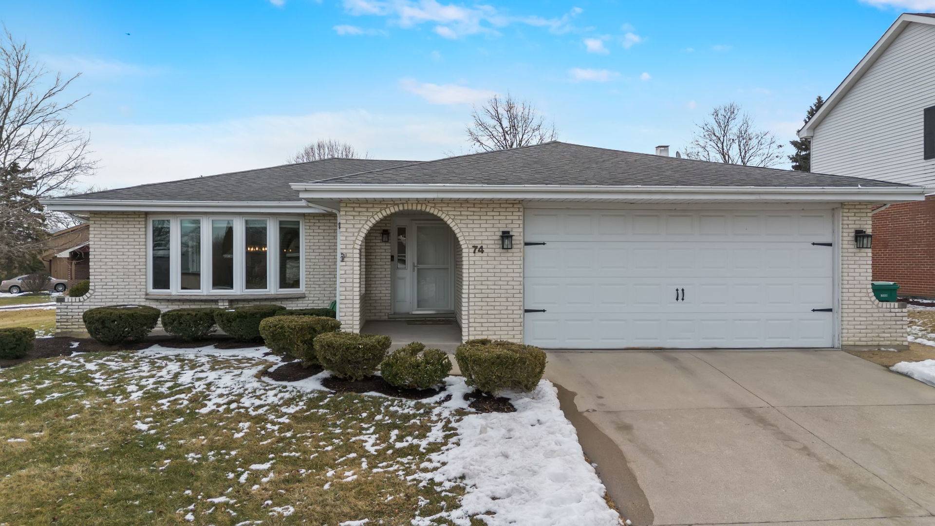 Lemont, IL 60439,74 W Logan ST