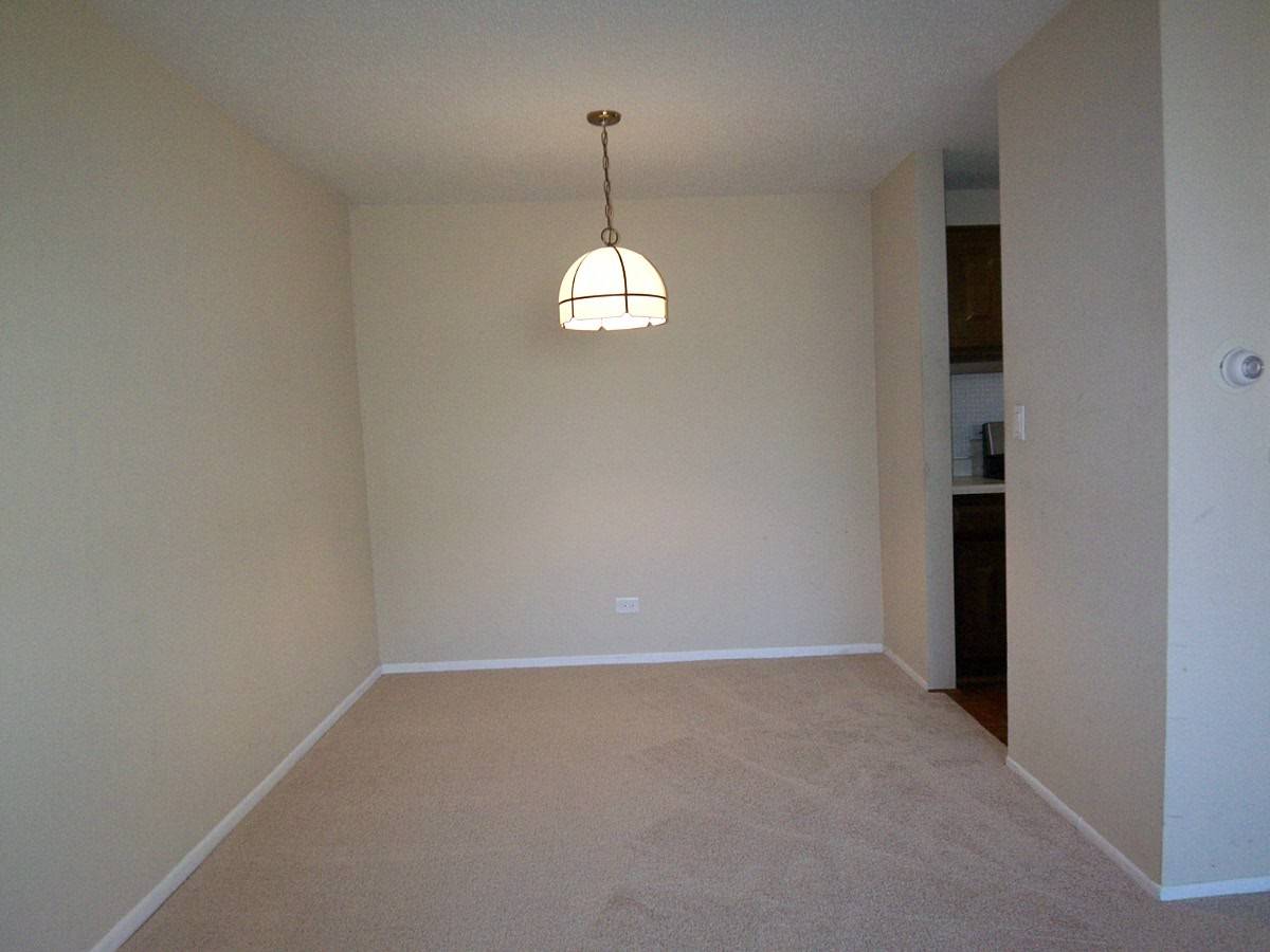 Arlington Heights, IL 60005,1227 S Old Wilke RD #306