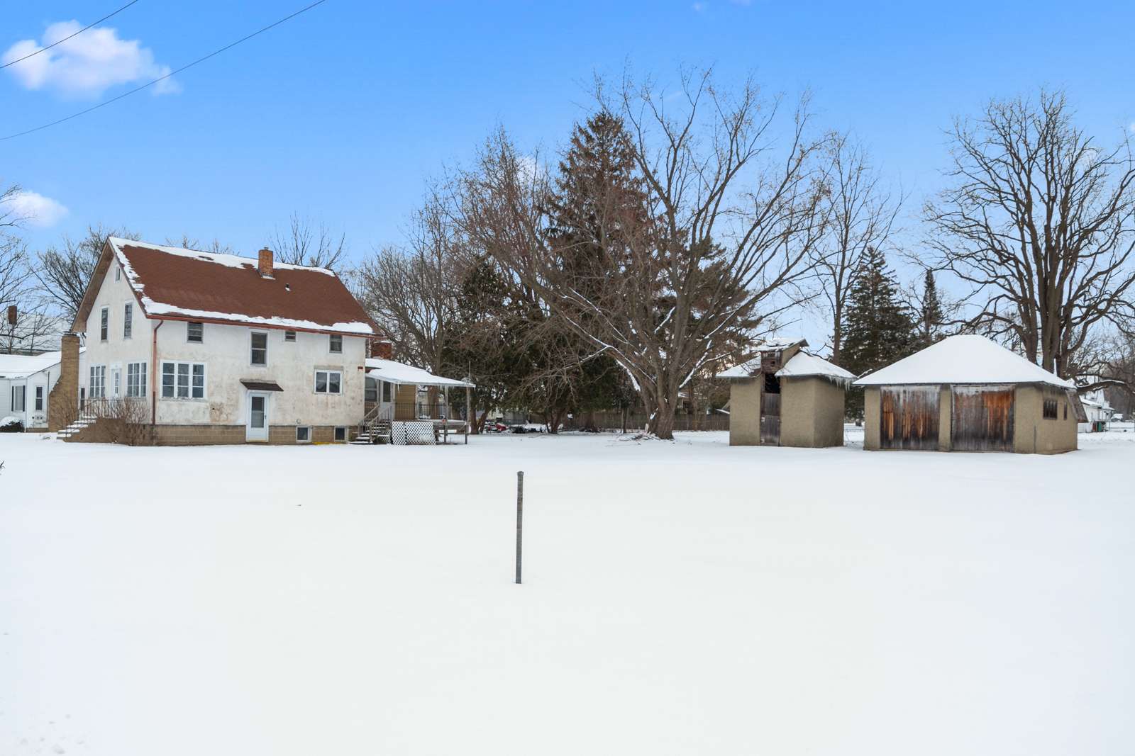 Capron, IL 61012,235 S 3rd ST