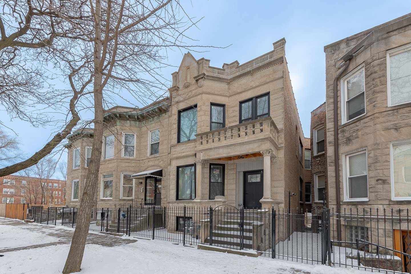 Chicago, IL 60624,3919 W Flournoy ST