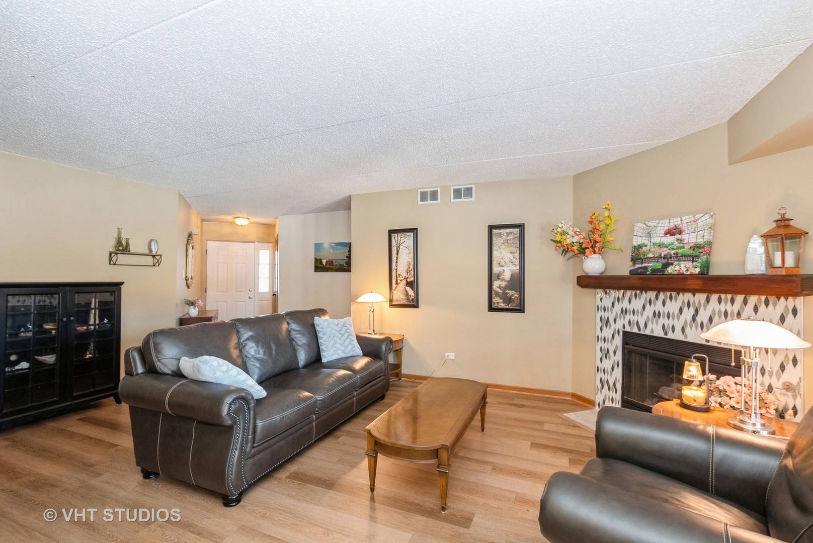 Orland Park, IL 60462,8950 Silverdale DR #7A