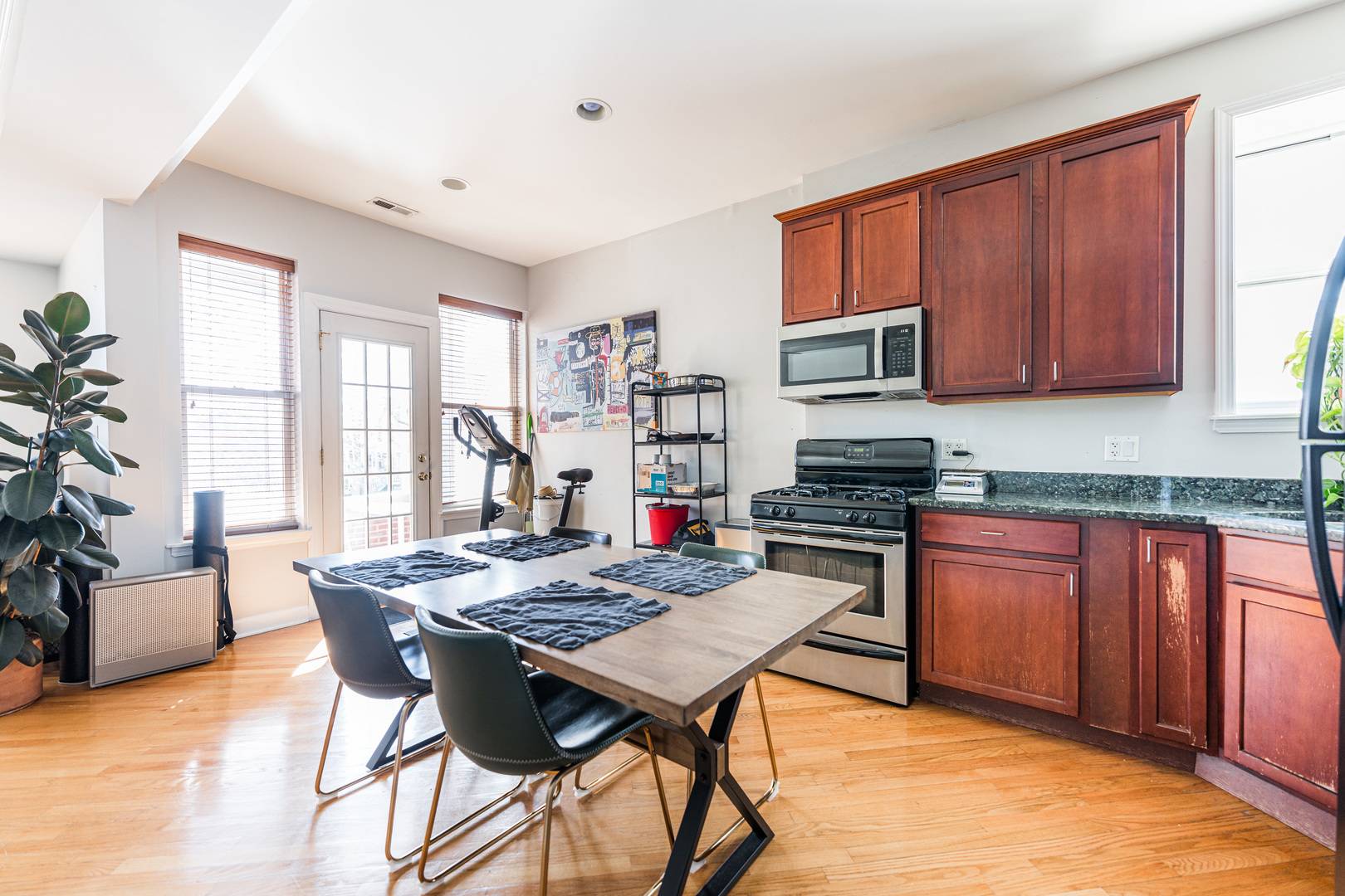 Chicago, IL 60647,2638 W FRANCIS AVE #2S