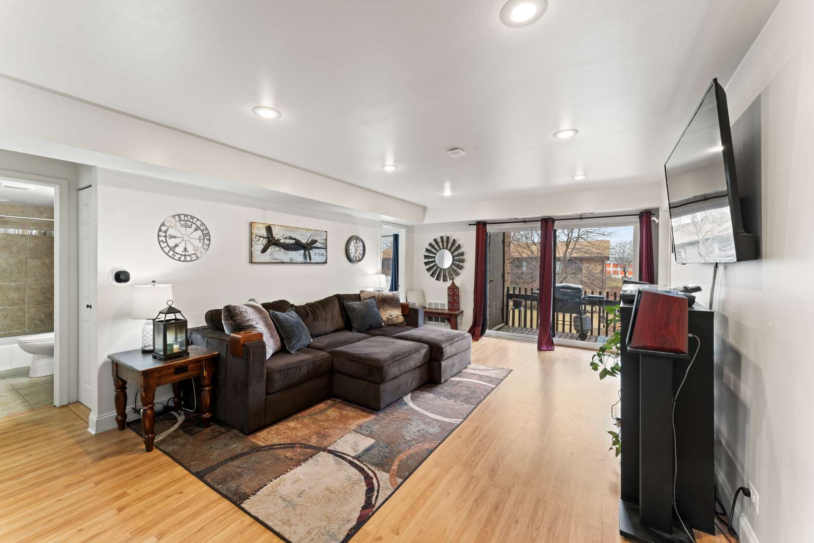 Palatine, IL 60074,1150 E Randville DR #2G