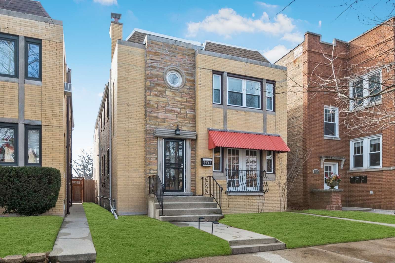 Chicago, IL 60659,Address not disclosed
