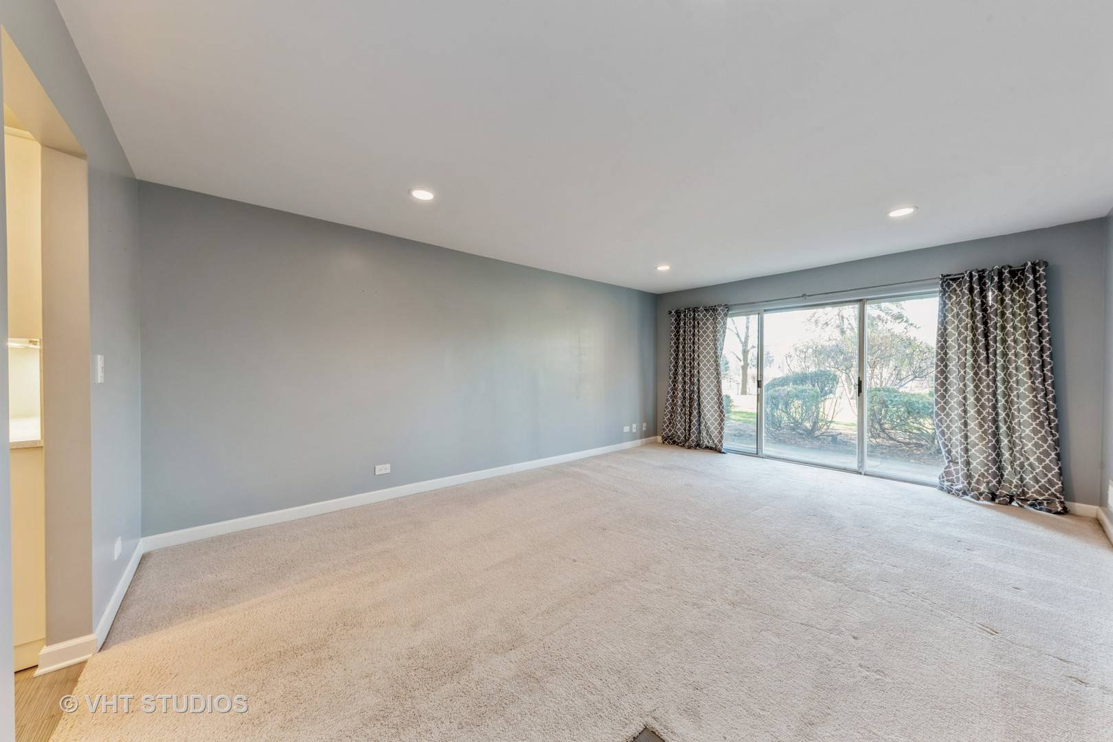 Rolling Meadows, IL 60008,5100 CARRIAGEWAY DR #109