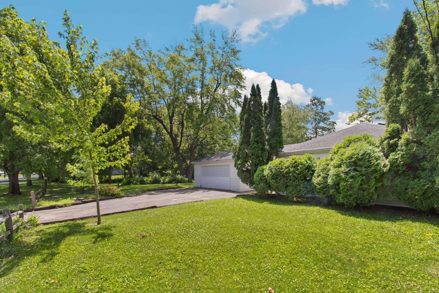 Franklin Grove, IL 61031,326 Old Mill RD