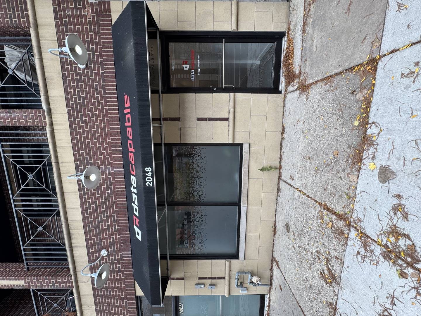 Chicago, IL 60618,2048 W Belmont AVE