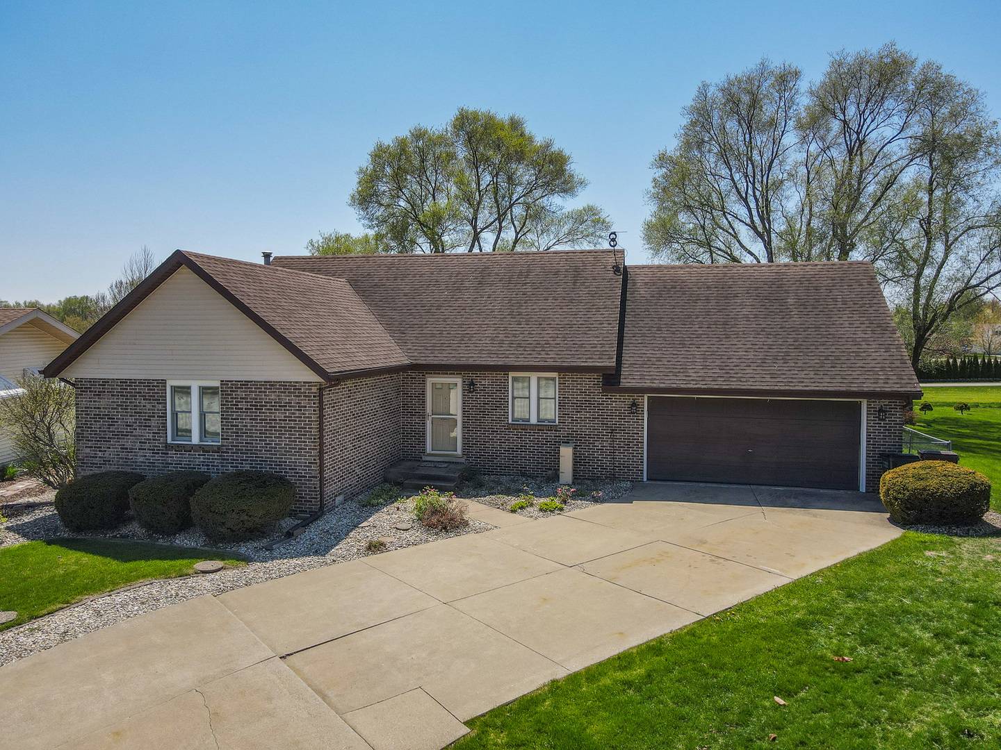 Manteno, IL 60950,7 Janeese CT