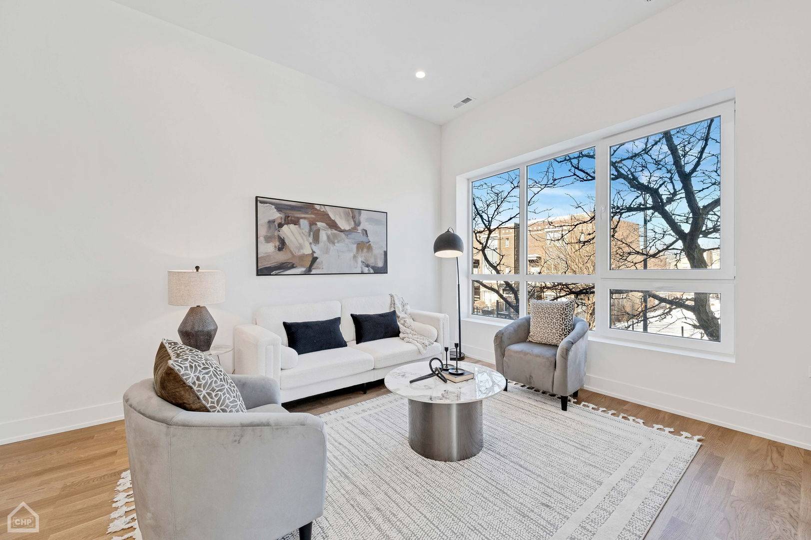 Chicago, IL 60612,2127 W Madison ST #207