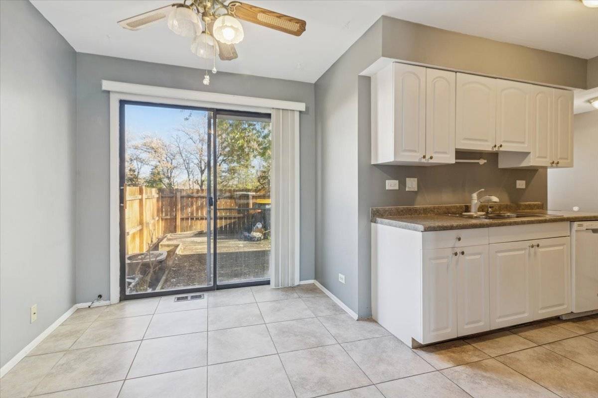 Streamwood, IL 60107,Address not disclosed