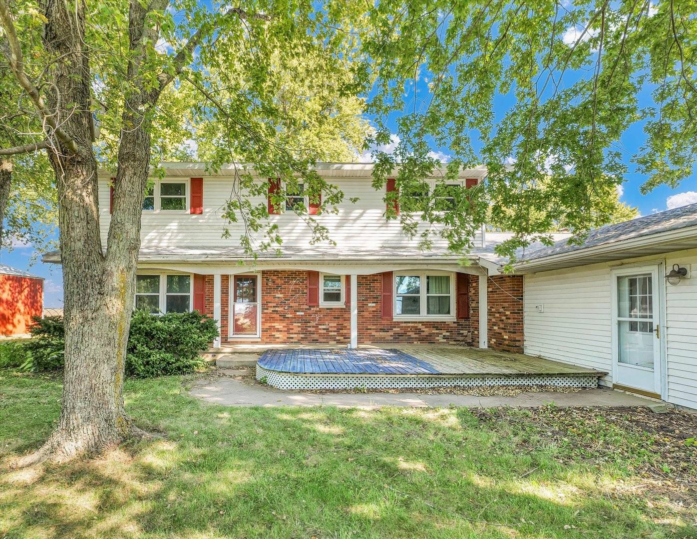 Sidney, IL 61877,910 CR 2200 RD E