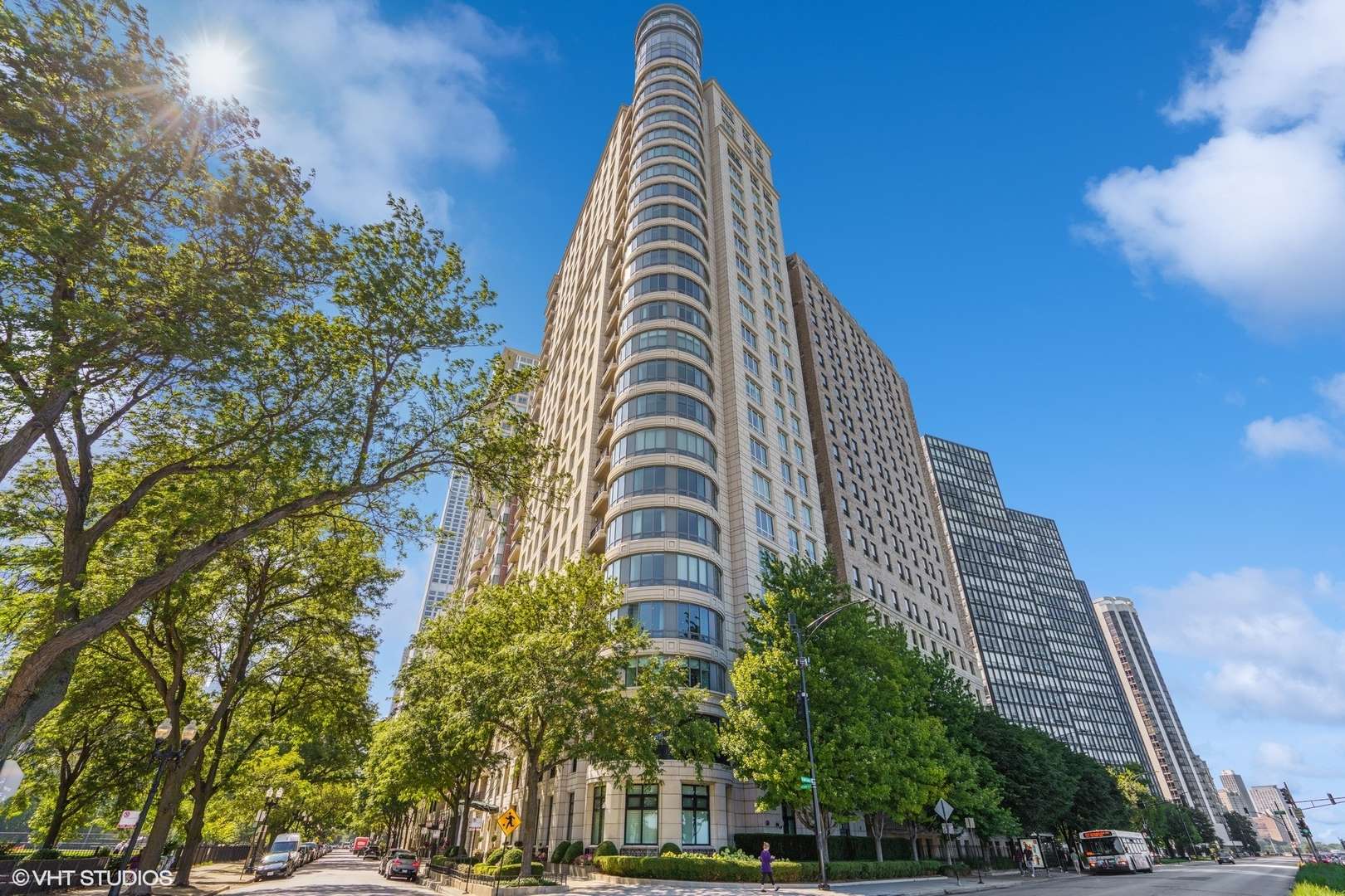 Chicago, IL 60611,840 N Lake Shore DR #1002