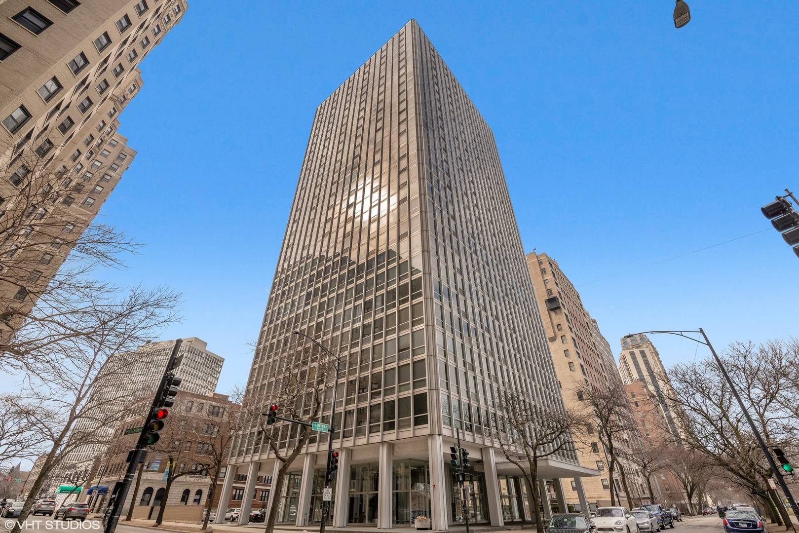 Chicago, IL 60614,2400 N LAKEVIEW AVE #2701