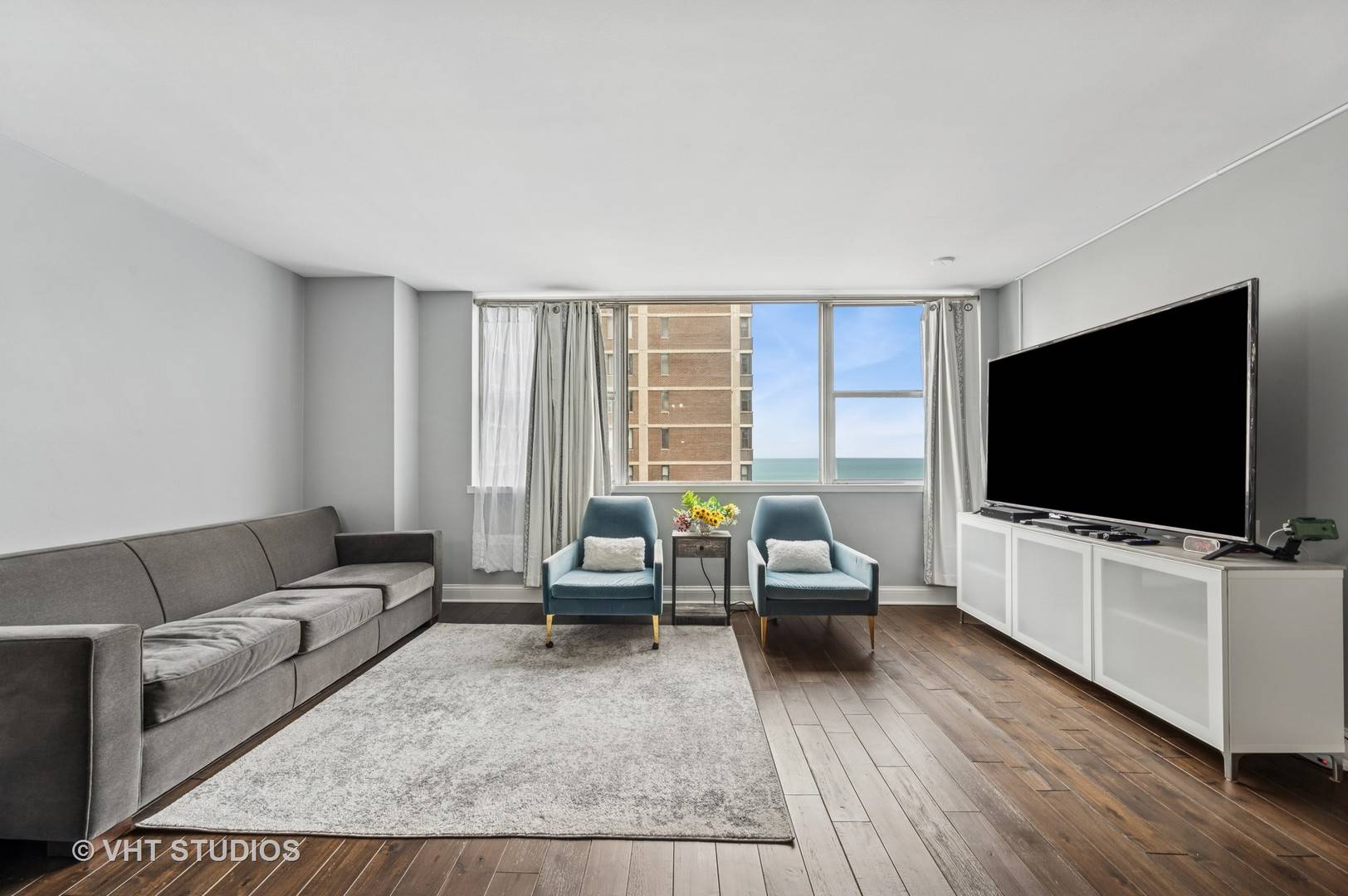 Chicago, IL 60660,6301 N Sheridan RD #14N