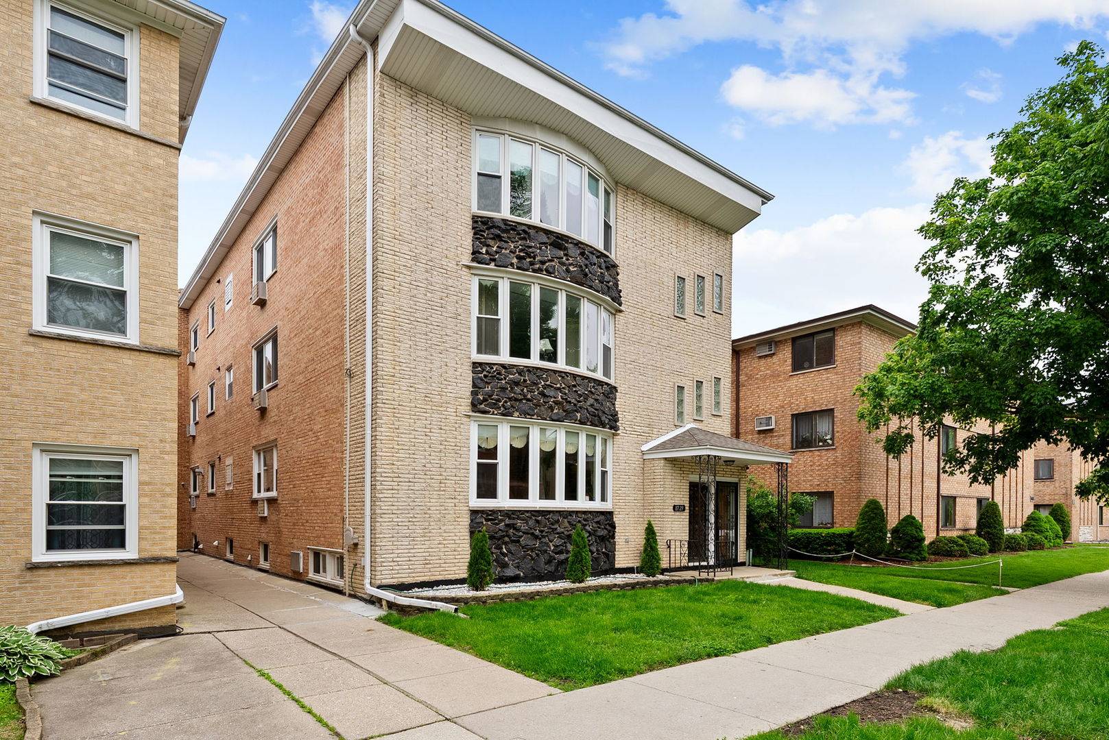 Chicago, IL 60656,8729 W Summerdale AVE