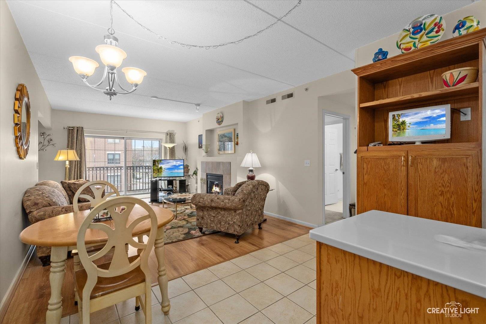 La Grange, IL 60525,420 W Burlington AVE #303
