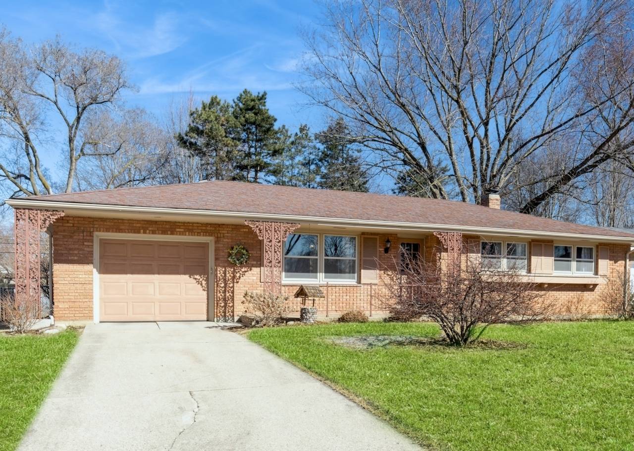 East Dundee, IL 60118,825 Balmoral DR
