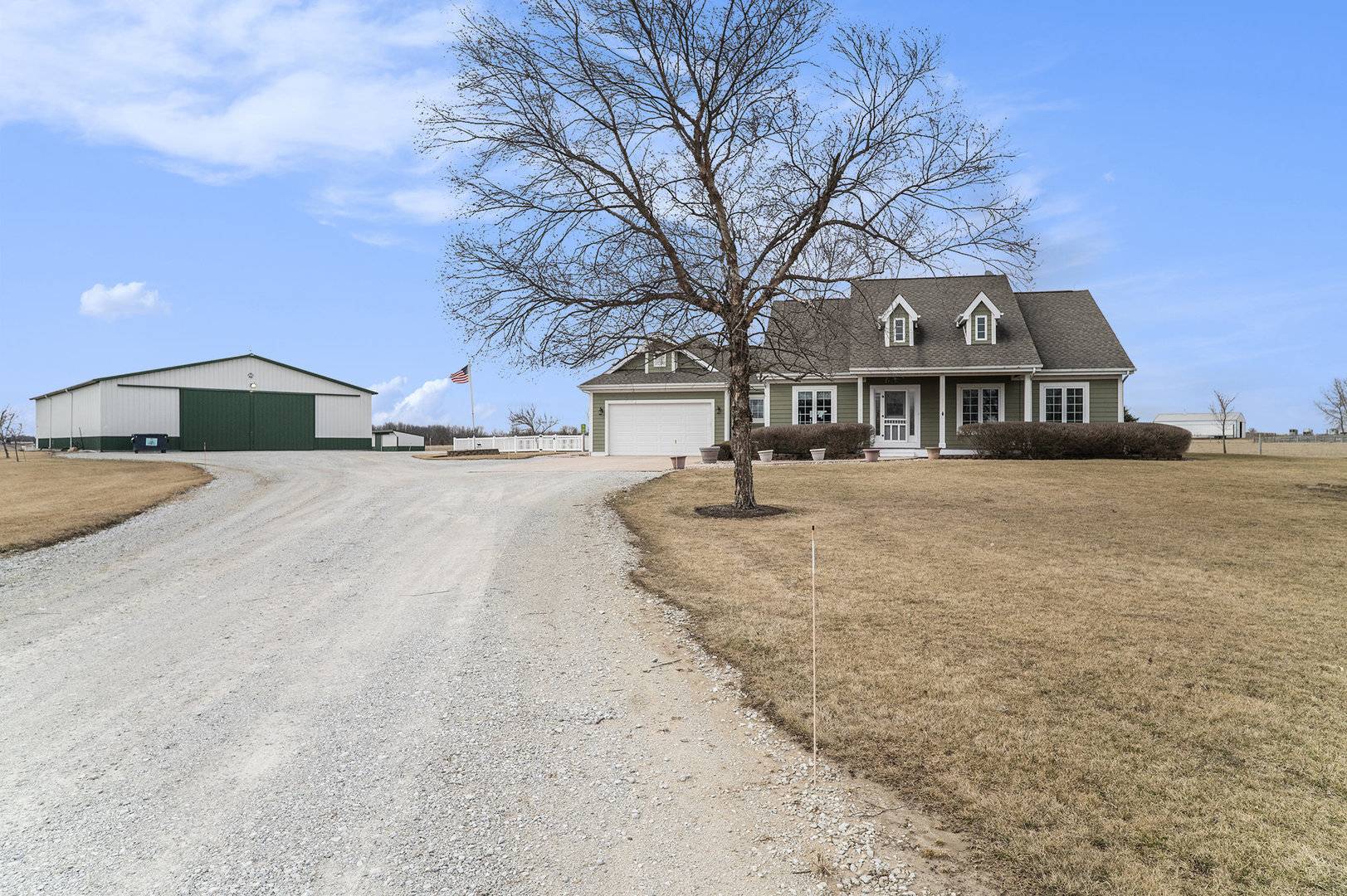 Beecher, IL 60401,945 E Eagle Lake RD