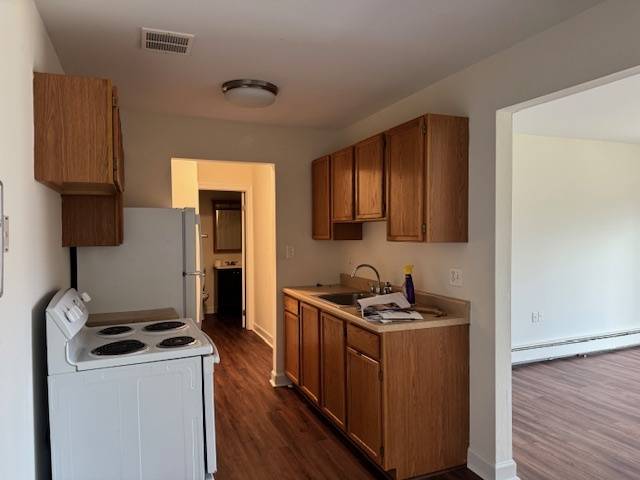 Darien, IL 60561,7413 Brookdale DR #3-111