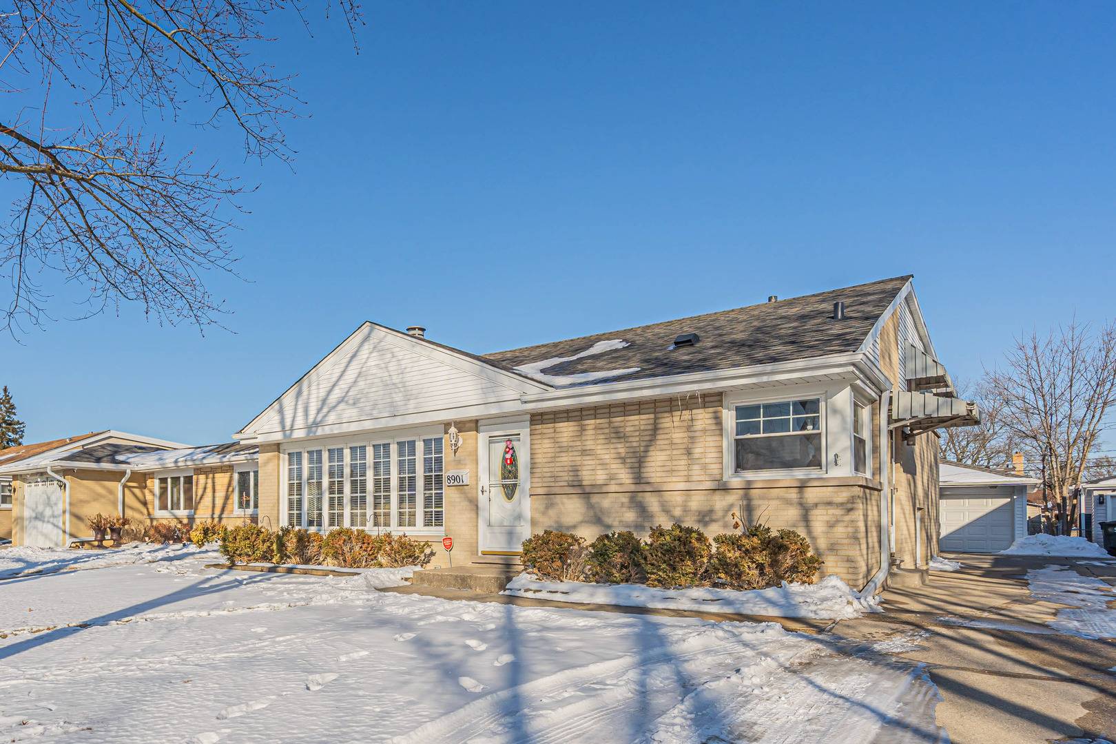 Niles, IL 60714,8901 N Elmore ST