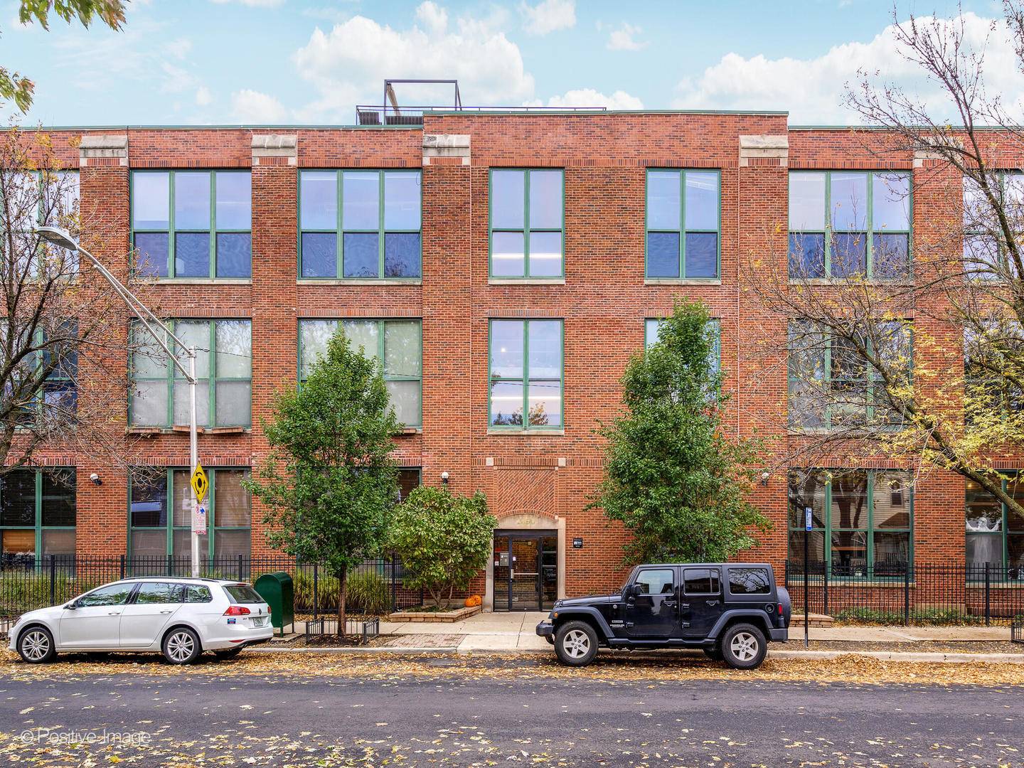Chicago, IL 60647,2650 W BELDEN AVE #208