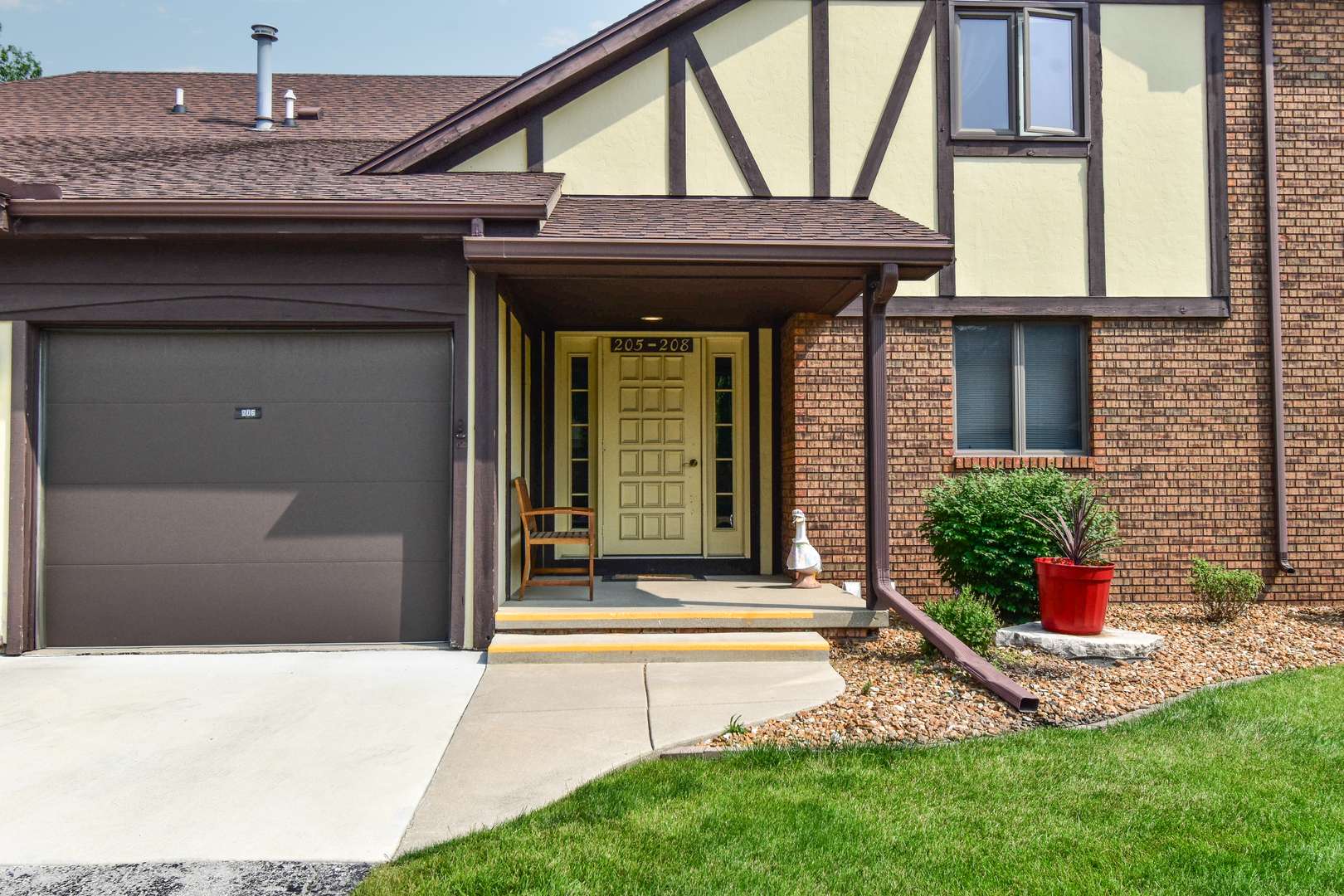 Pontiac, IL 61764,208 Carol CT #A2