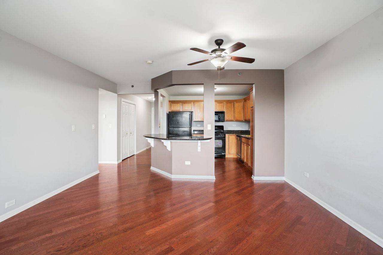 Elmwood Park, IL 60707,1930 N HARLEM AVE #602