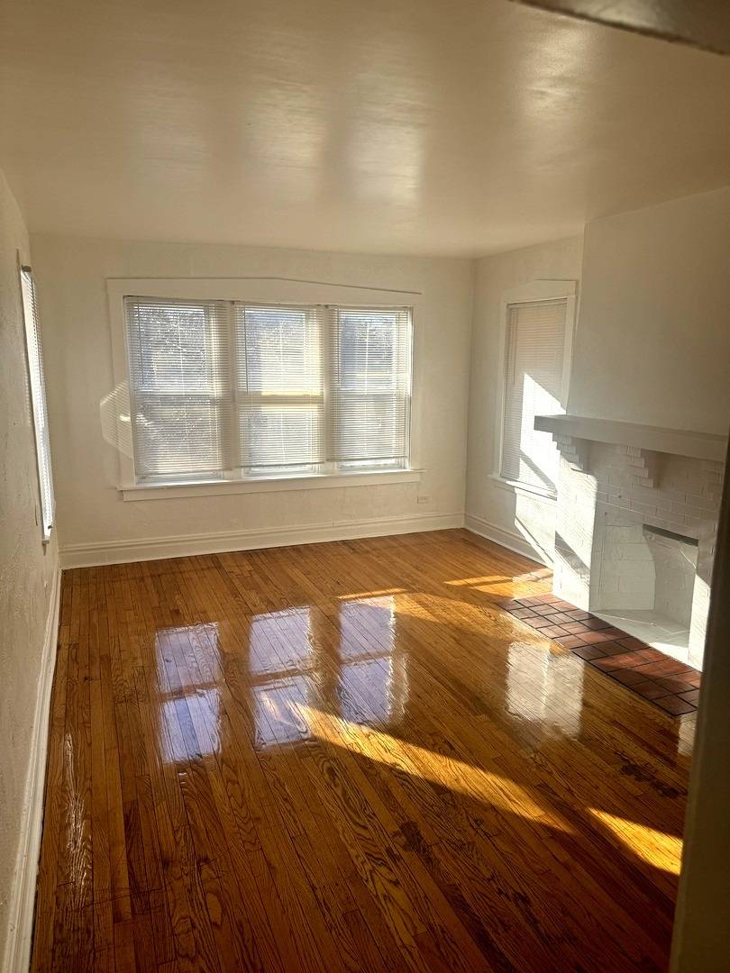 Chicago, IL 60649,7741 S Yates BLVD #2