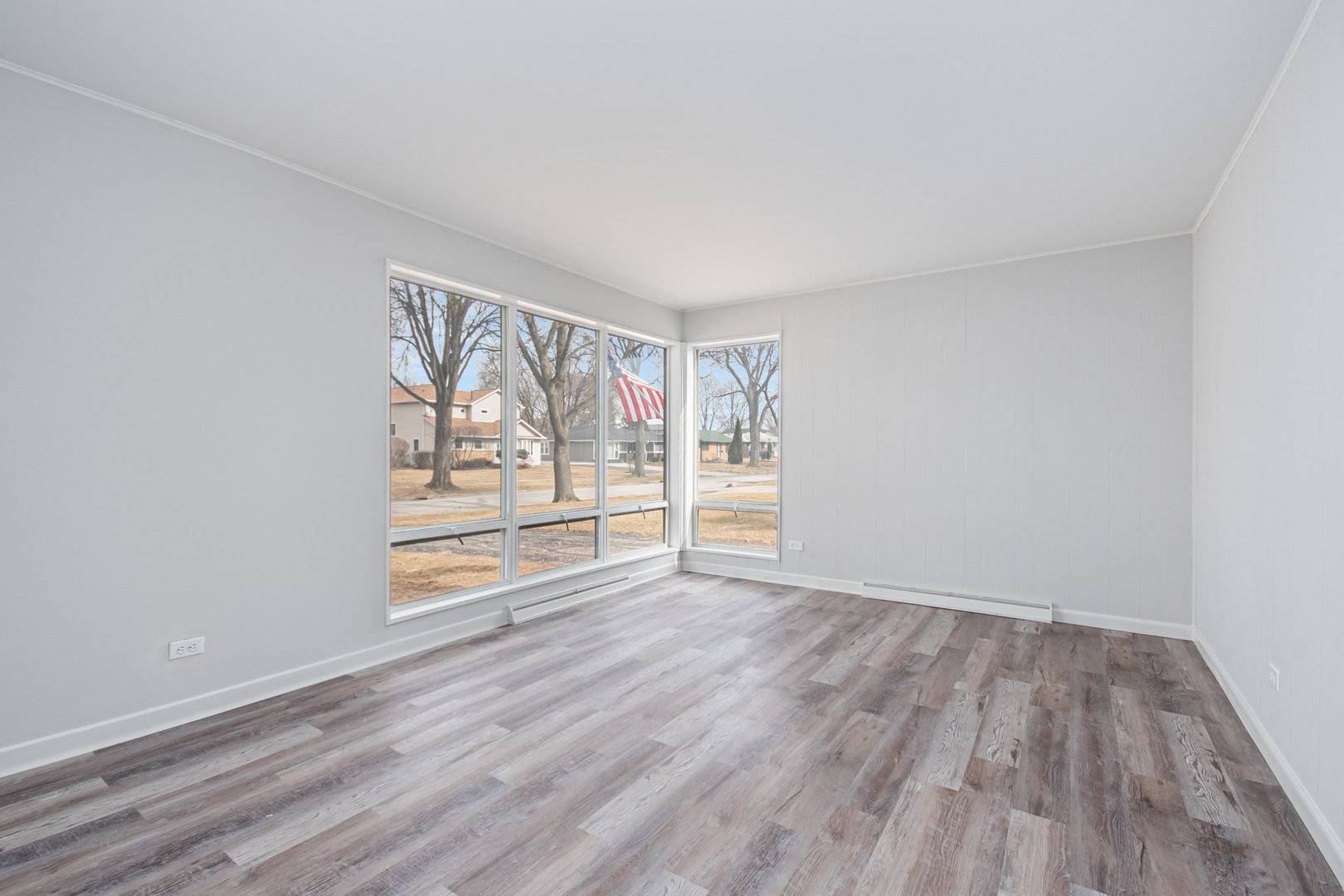 Rolling Meadows, IL 60008,3105 Martin LN