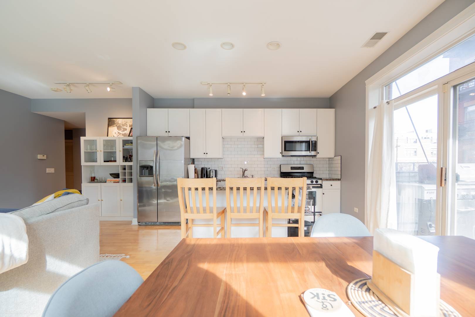 Chicago, IL 60647,2330 W St Paul AVE #203