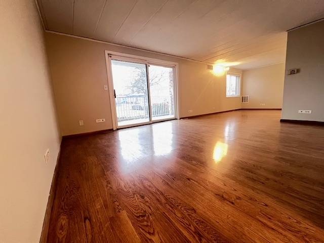 Schaumburg, IL 60193,1106 Westover LN #1B