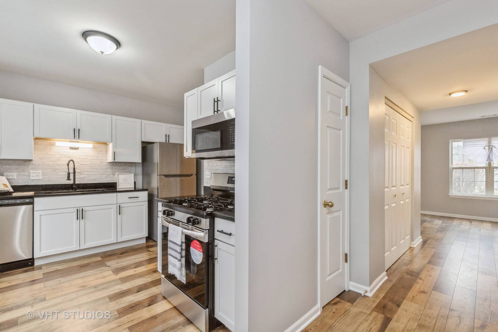 Round Lake Beach, IL 60073,1234 N SPLIT OAK CIR