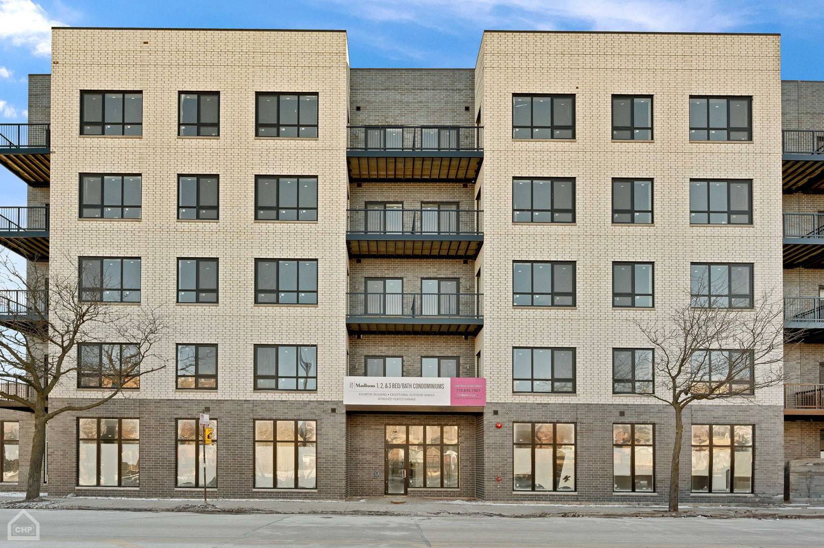 Chicago, IL 60612,2127 W Madison ST #401