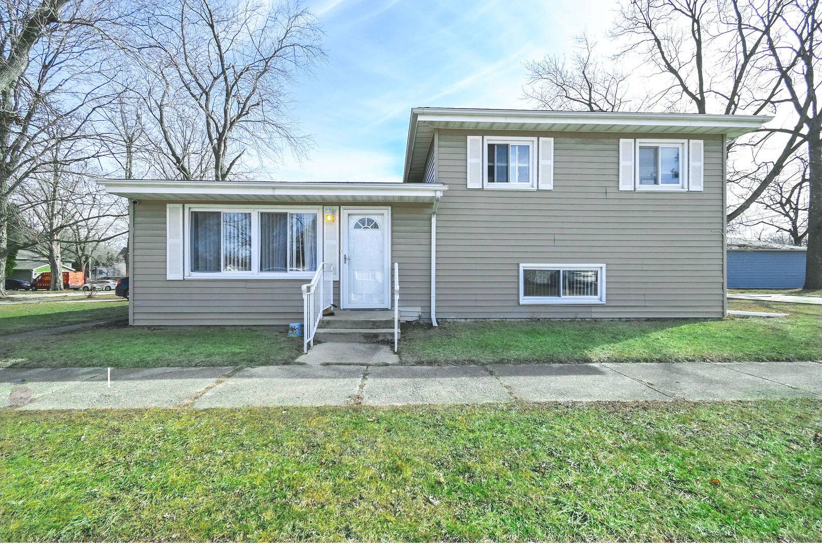 Zion, IL 60099,1925 Carmel BLVD