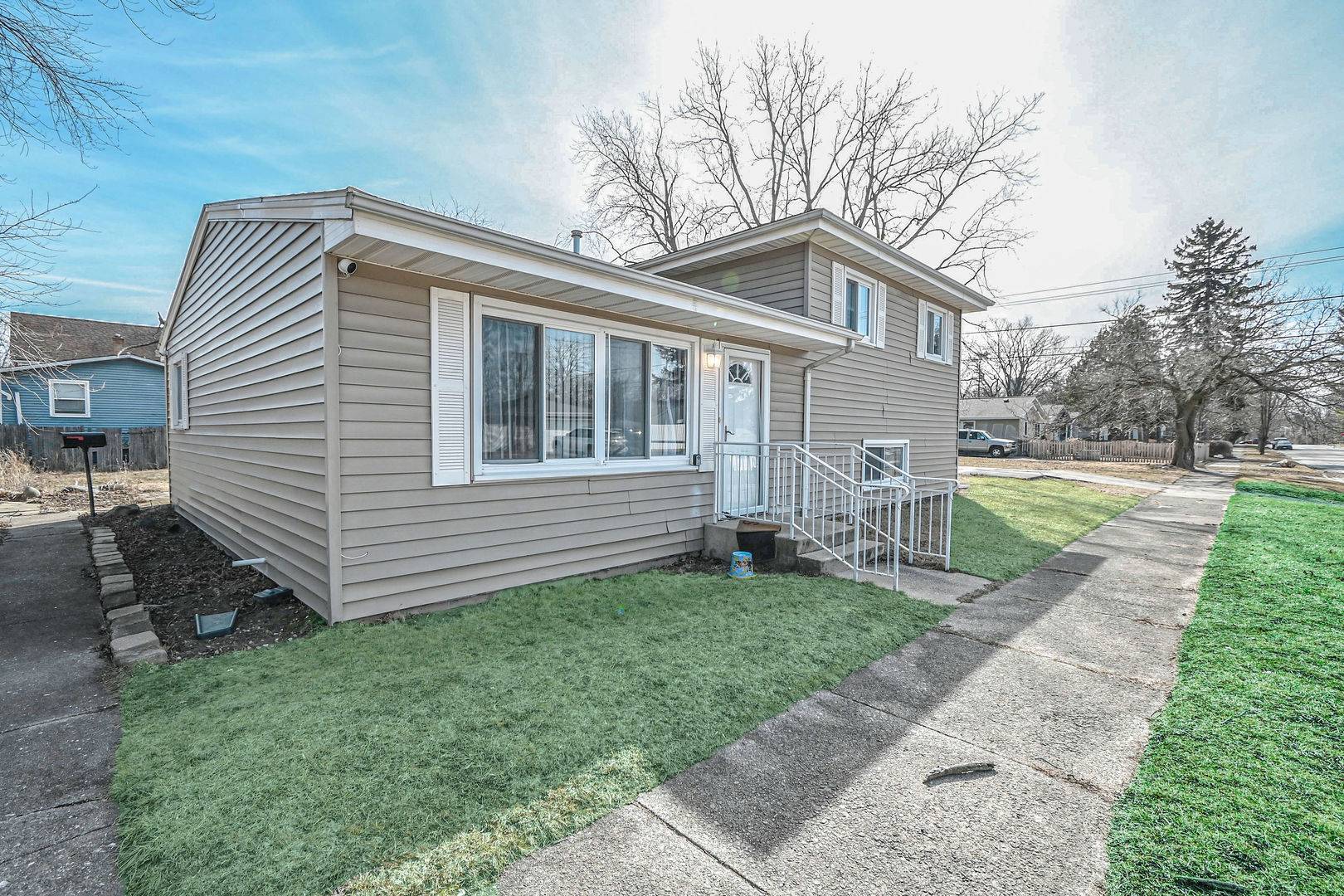 Zion, IL 60099,1925 Carmel BLVD