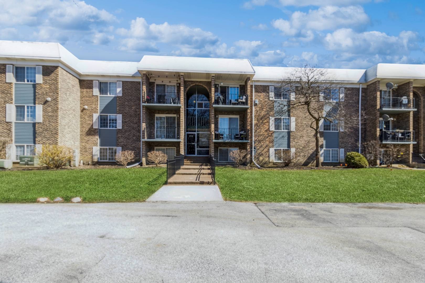 Arlington Heights, IL 60004,1531 N Windsor DR #312