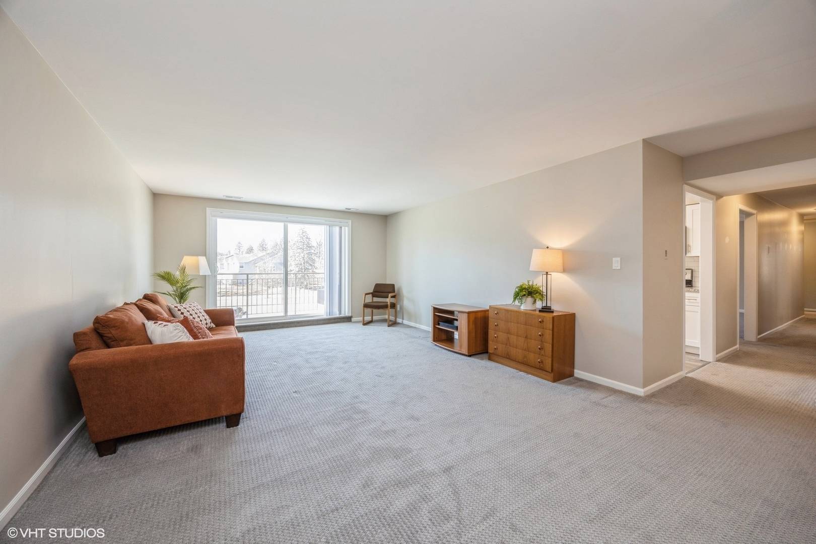 Willowbrook, IL 60527,601 Lake Hinsdale DR #204